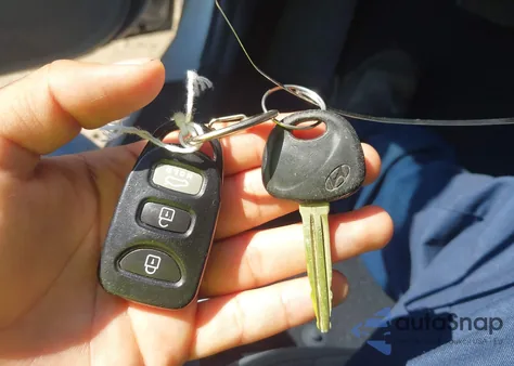 2010 Hyundai Elantra Blue/Gls/Se from USA, damaged, VIN KMHDU4AD4AU898560